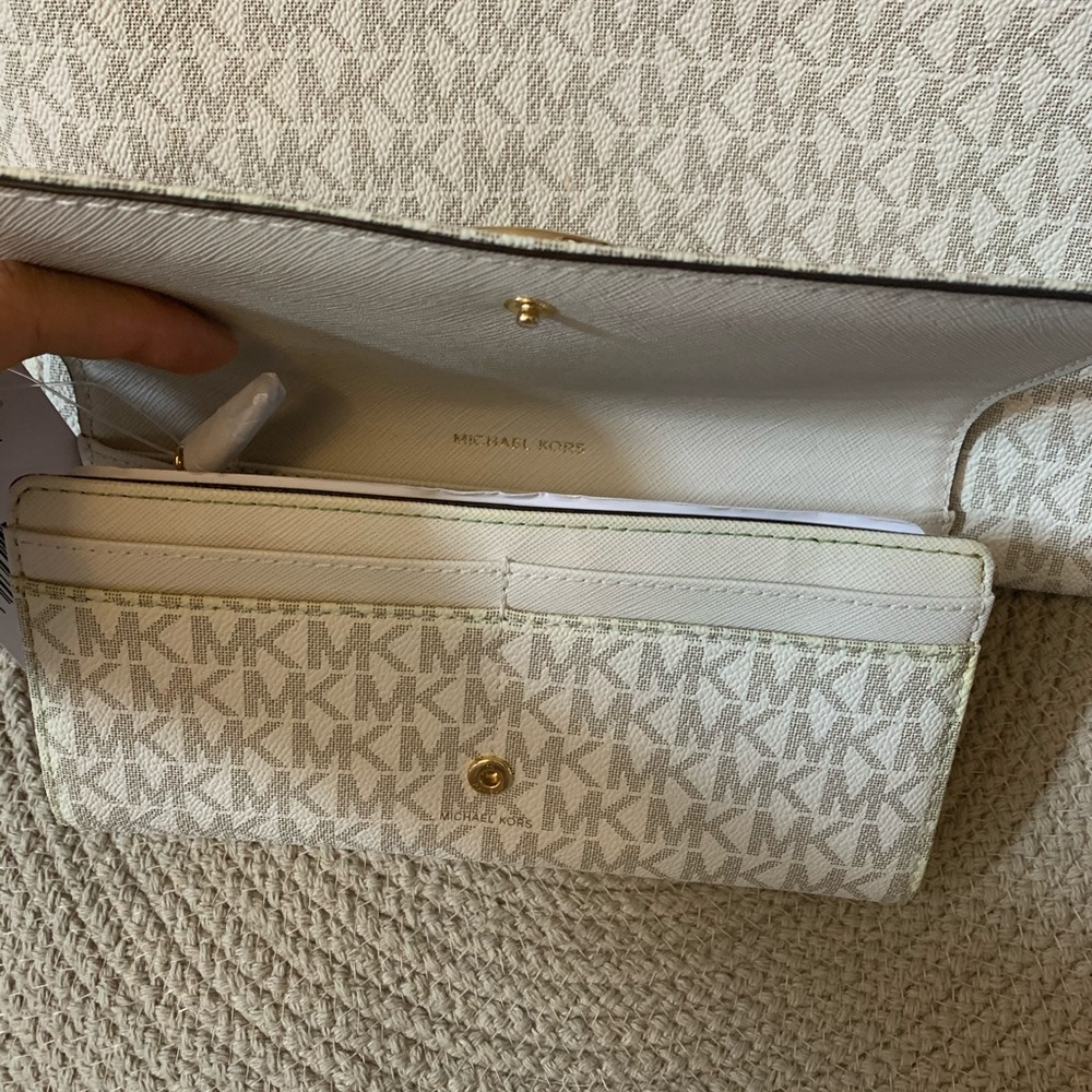 Michael Kors Cream and Tan Logo Hobo Tote and Matching Wallet - Picture 5 of 13